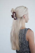 Load image into Gallery viewer, Kiss Me Claw Clip