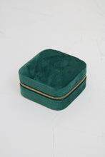 Load image into Gallery viewer, Velvet Jewelry case (Green)
