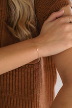 Load image into Gallery viewer, Poppy Pearl Bracelet