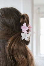 Load image into Gallery viewer, Mini Plumeria Claw Clip (Pink)