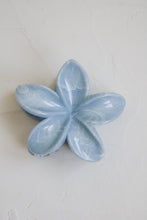 Load image into Gallery viewer, Plumeria Claw Clip