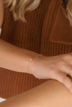 Load image into Gallery viewer, Poppy Pearl Bracelet