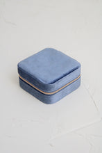 Load image into Gallery viewer, Velvet Jewelry case (Blue)