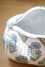 Load image into Gallery viewer, Lanie Travel Pouch (Medium)
