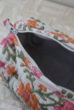 Load image into Gallery viewer, Avery Travel Pouch (Medium)
