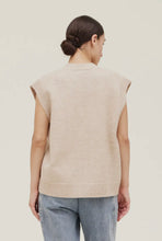 Load image into Gallery viewer, Jaiden Knit Vest
