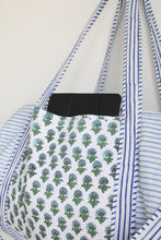 Load image into Gallery viewer, Maggie Duffle Bag
