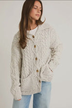 Load image into Gallery viewer, Cape Cod Chunky cardigan
