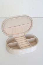 Load image into Gallery viewer, Velvet Jewelry Case (Ivory)
