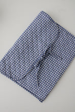 Load image into Gallery viewer, Vivian Laptop Sleeve
