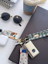 Load image into Gallery viewer, Willow Keychain Wristlet
