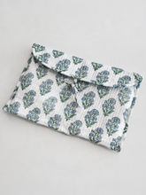 Load image into Gallery viewer, Lanie Laptop Case
