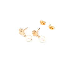 Load image into Gallery viewer, Isla Shell Earrings
